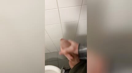 Jizz in the public toilets! Come with me ?