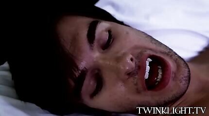 Vampire Tanner Kinsington ruins twinks hole after blowjob